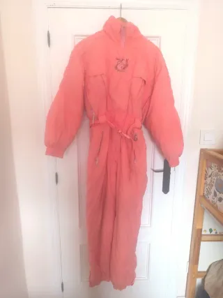 Mono de esquí vintage rosa con flores