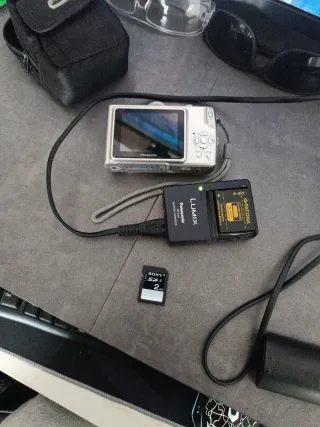 Cámara Digital Panasonic Lumix DMC-TZ4 Plata