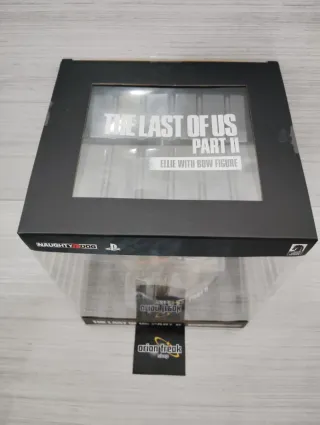 DARK HORSE ELLIE WITH BOW THE LAST OF US PART II