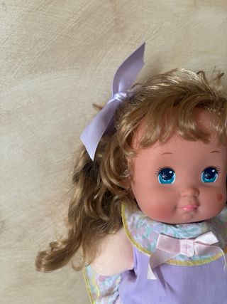 Bambola con vestito lilla e fiorellini