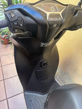 Honda SH 125 sport  2023 Negra mate