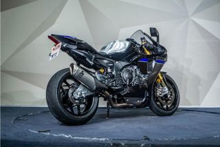 YAMAHA R1 M CARBONO * AKRAPOVIC * REESTRENO *