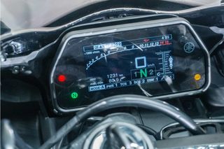 YAMAHA R1 M CARBONO * AKRAPOVIC * REESTRENO *