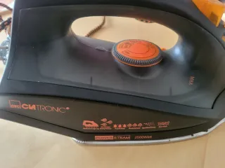 Plancha de ropa Clatronic