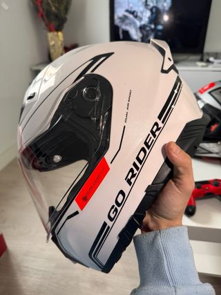 Casco NZI con gafas de sol