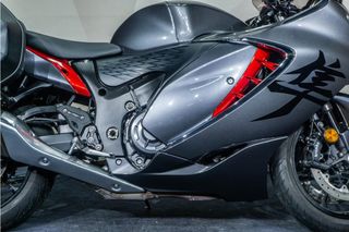 SUZUKI Hayabusa 1300 MALETAS LATERALES * ASIENTO PASAJERO * IMPECABLE *