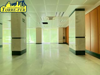 Local comercial en venta en Centro en Almería