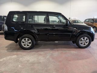 Mitsubishi Montero 2011