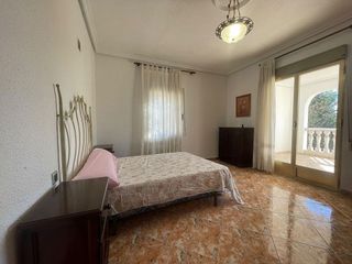 Chalet en venta en Peña de las Águilas en Elche