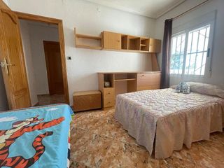 Chalet en venta en Peña de las Águilas en Elche