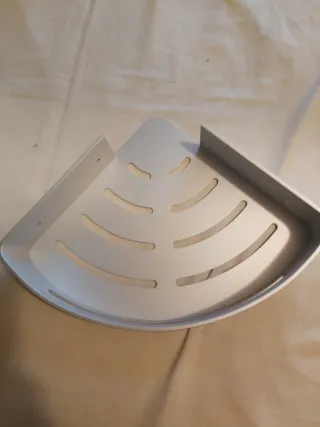 Estantería rinconera metálica