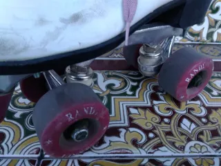 Patines Quad Blancos con Cordones Rosas