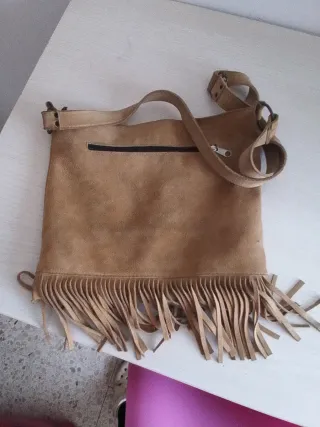 Bolso marrón flecos tachas