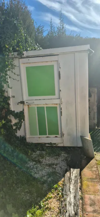 Caseta de jardín metálica