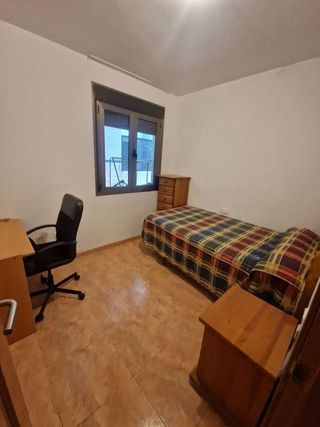 Piso en alquiler en Ciudad Jardín - Tagarete - El Zapillo en Almería