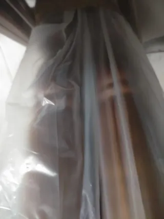 4 Sillas de Madera y Mesa Redonda Extensible