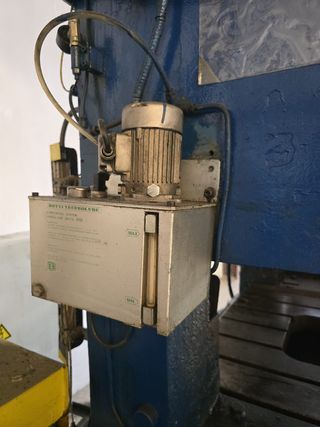 Prensa Excéntrica Arisa y Devanadora Lasa