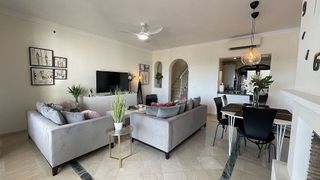 Casa adosada en venta en Benahavís