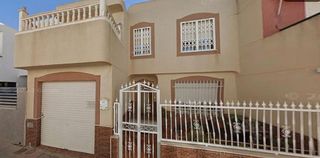 Casa adosada en venta en Plaza de la Luz en Ejido (El)