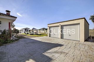 Chalet en venta en Carmona