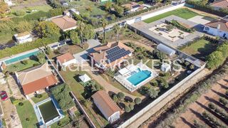 Chalet en venta en Carmona