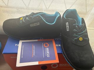 Zapatos de seguridad Sparco negros y azules