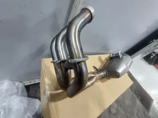 Escape Akrapovič Yamaha Niken