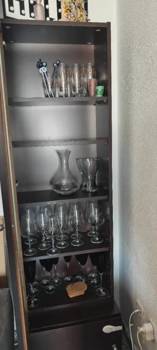 Vitrina de salón de melamina y cristal