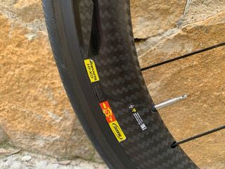 Ruedas Mavic Cosmic CXR 60 Carbono