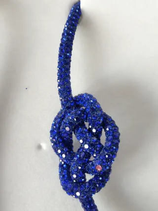 Collana artigianale blu con nodo marinaro
