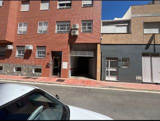 Garaje en venta en San Luis en Almería