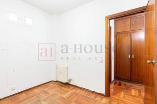Piso en venta en Almagro en Madrid