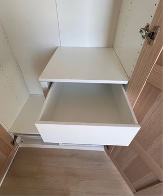Armario IKEA madera y beige