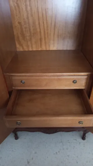 Armario 3 puertas madera clásico