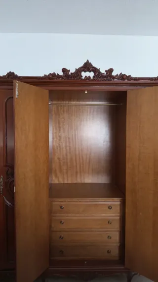 Armario 3 puertas madera clásico