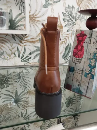 Botín marrón con plataforma