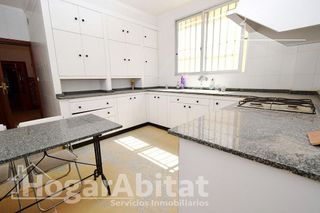 Chalet en venta en Centro en Chiva