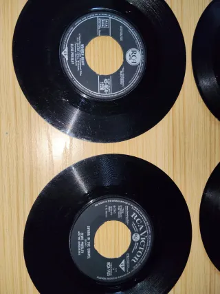 Lote 19 vinilos Elvis Presley,singles rock clásico