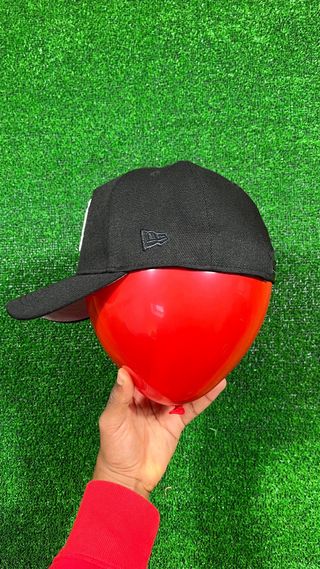 Gorra New Era NY Rosa Negra