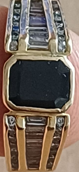 Anillo Oro Zafiro Negro y Diamantes