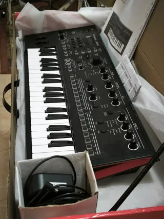 Sintetizador Roland JD-Xi