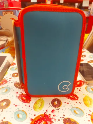 Astuccio portaoggetti blu con zip