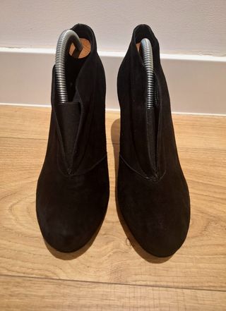 Botines de ante negros