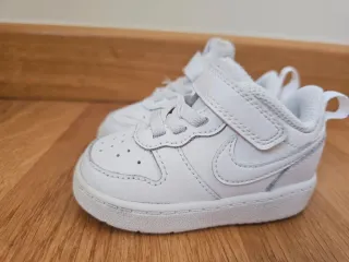 Zapatillas Nike Bebé Blancas. Talla 19.5 EU
