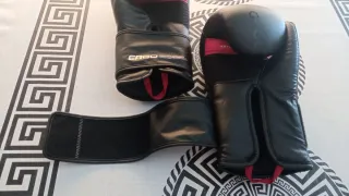 Guantes de Boxeo 12oz Outshock Negros