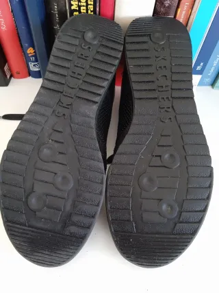 Zapatillas de piel negras