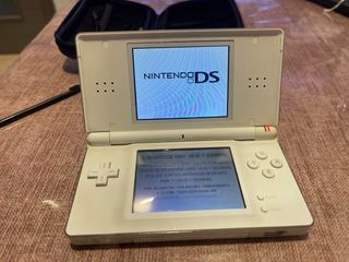 Lote Nintendo DS Lite Blanca + 12 Juegos