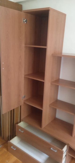 Mueble de salón madera y cristal