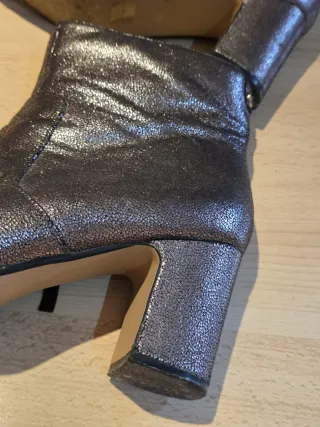 Botines Guess Plateados Talla40