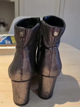 Botines Guess Plateados Talla40